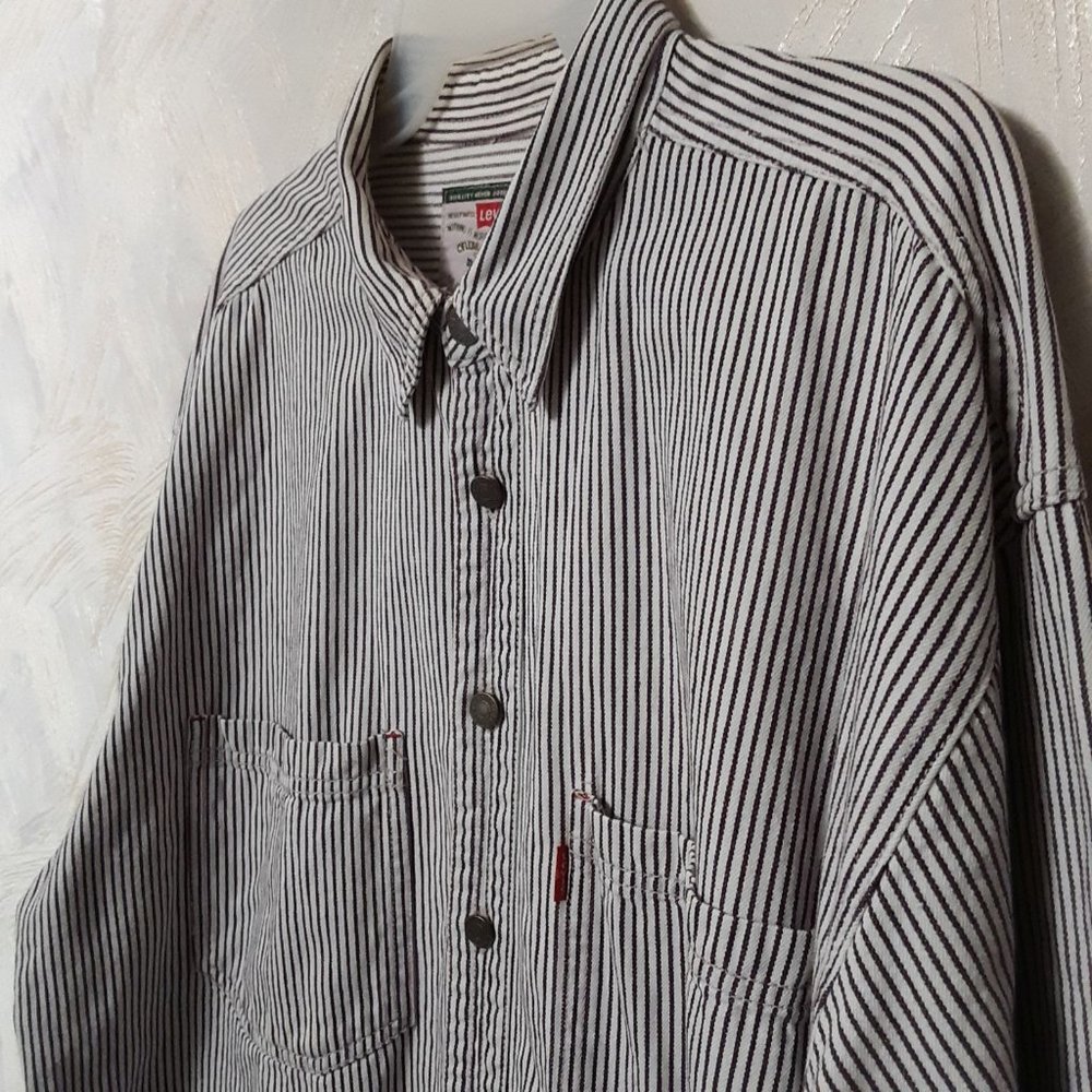 SOLD - AUTHENTIC LEVIS RED TAB SHIRT Mens Size L